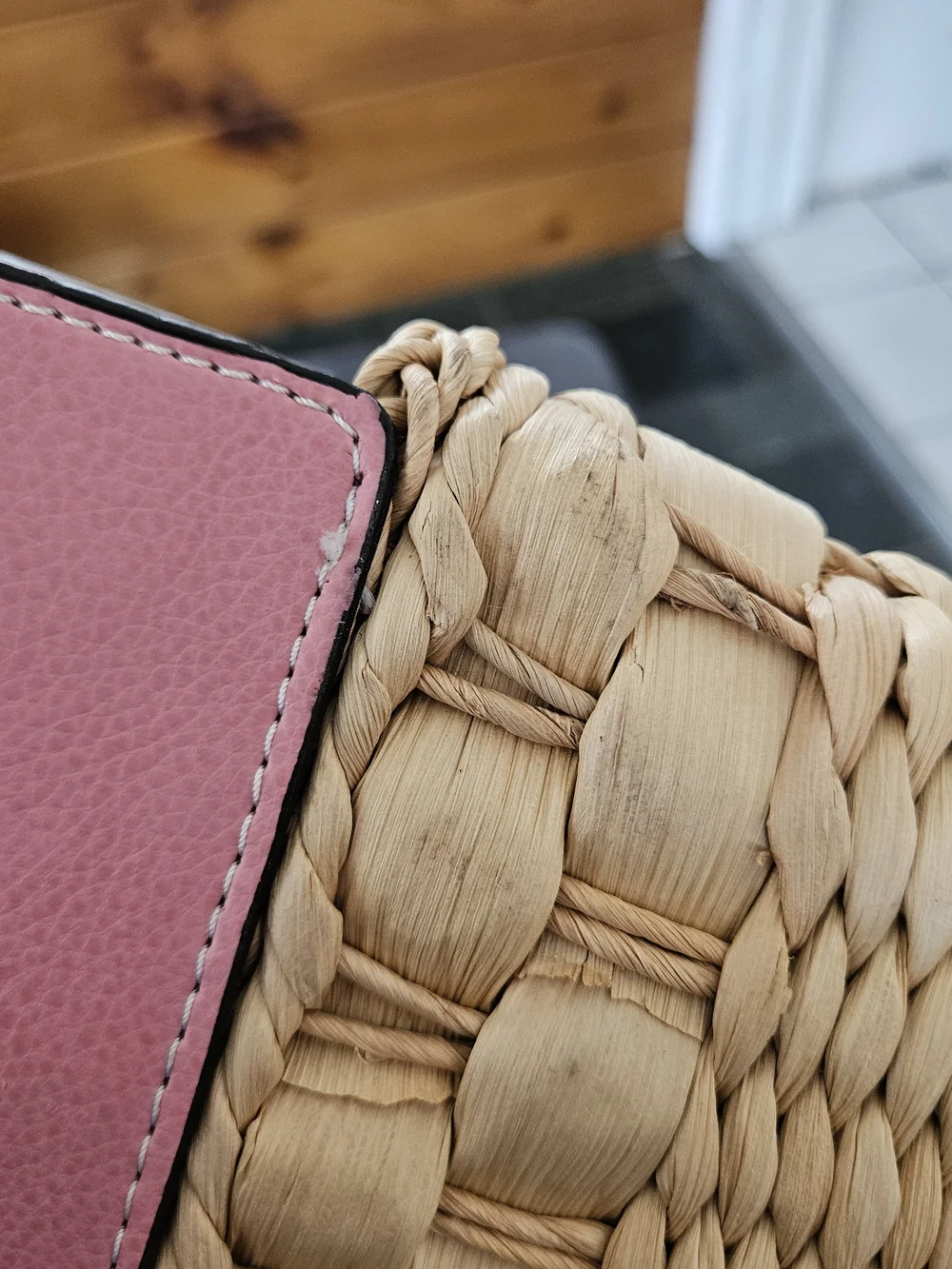 Vintage Liz Claiborne Woven Corn Husk Clutch Pink Leather Top Handle Bow Detail